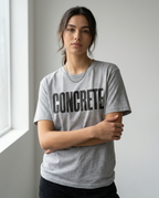 Model draagt Beton Dromen T-shirt, vooraanzicht