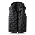 Zwarte Raphael gewatteerde heren bodywarmer met capuchon en ritssluiting, vooraanzicht op witte achtergrond.