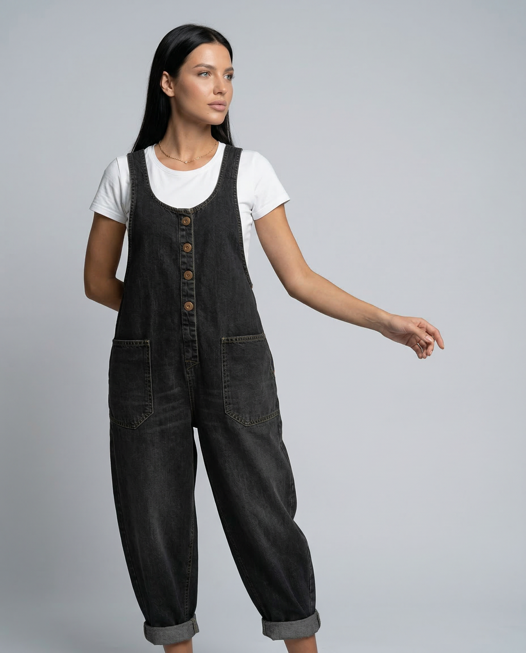 Casual denim jumpsuit voor vrouwen met knoopdetail en opgestikte zakken. 10