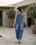 Casual denim jumpsuit voor vrouwen met knoopdetail en opgestikte zakken. 6
