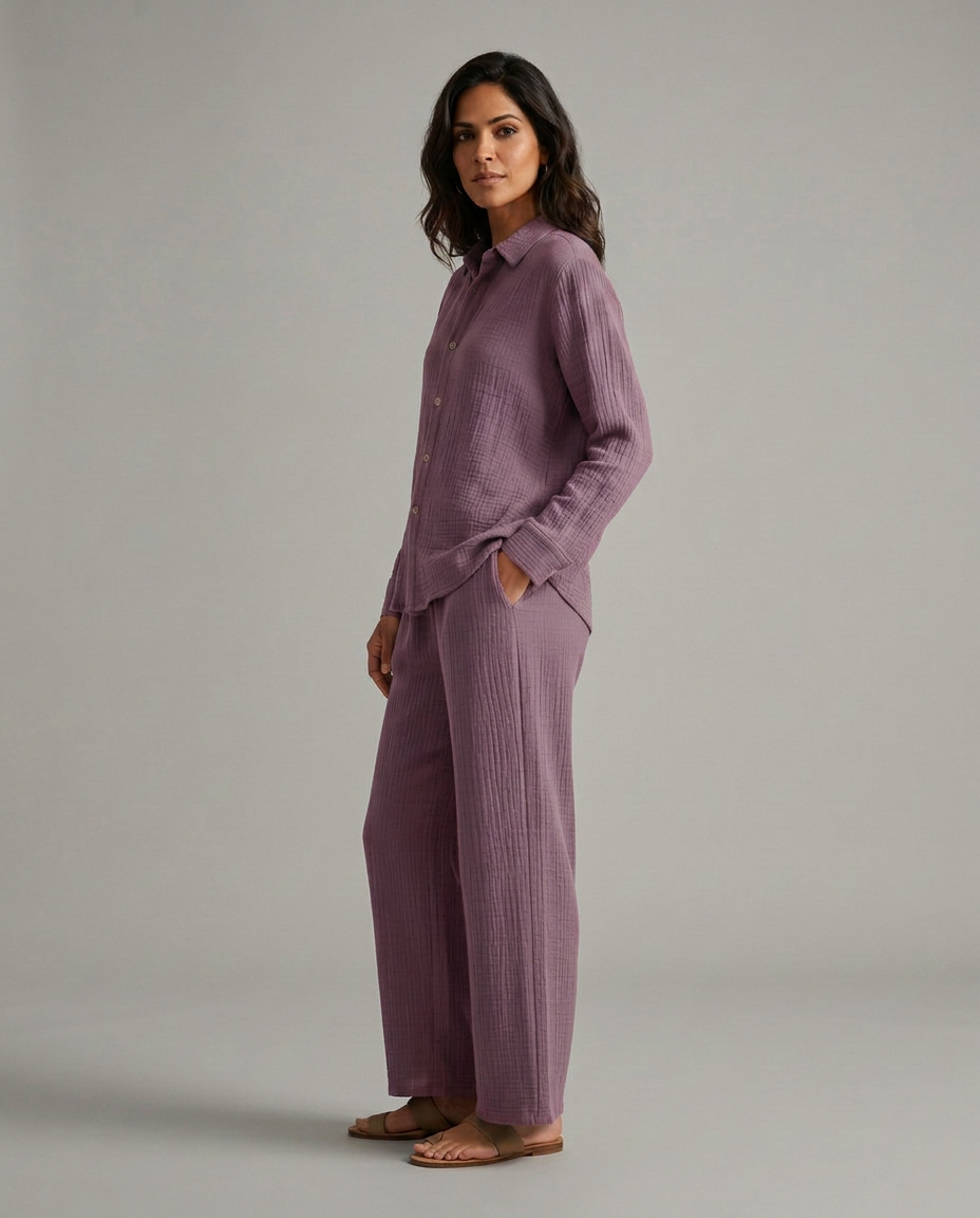 Twee-delig set met brede broek en knoopsluiting shirt voor vrouwen. 12