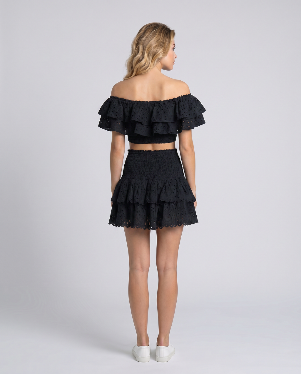 Annie twee-delige ruffle set met mini rok in Blau, perfect voor de zomer. 11