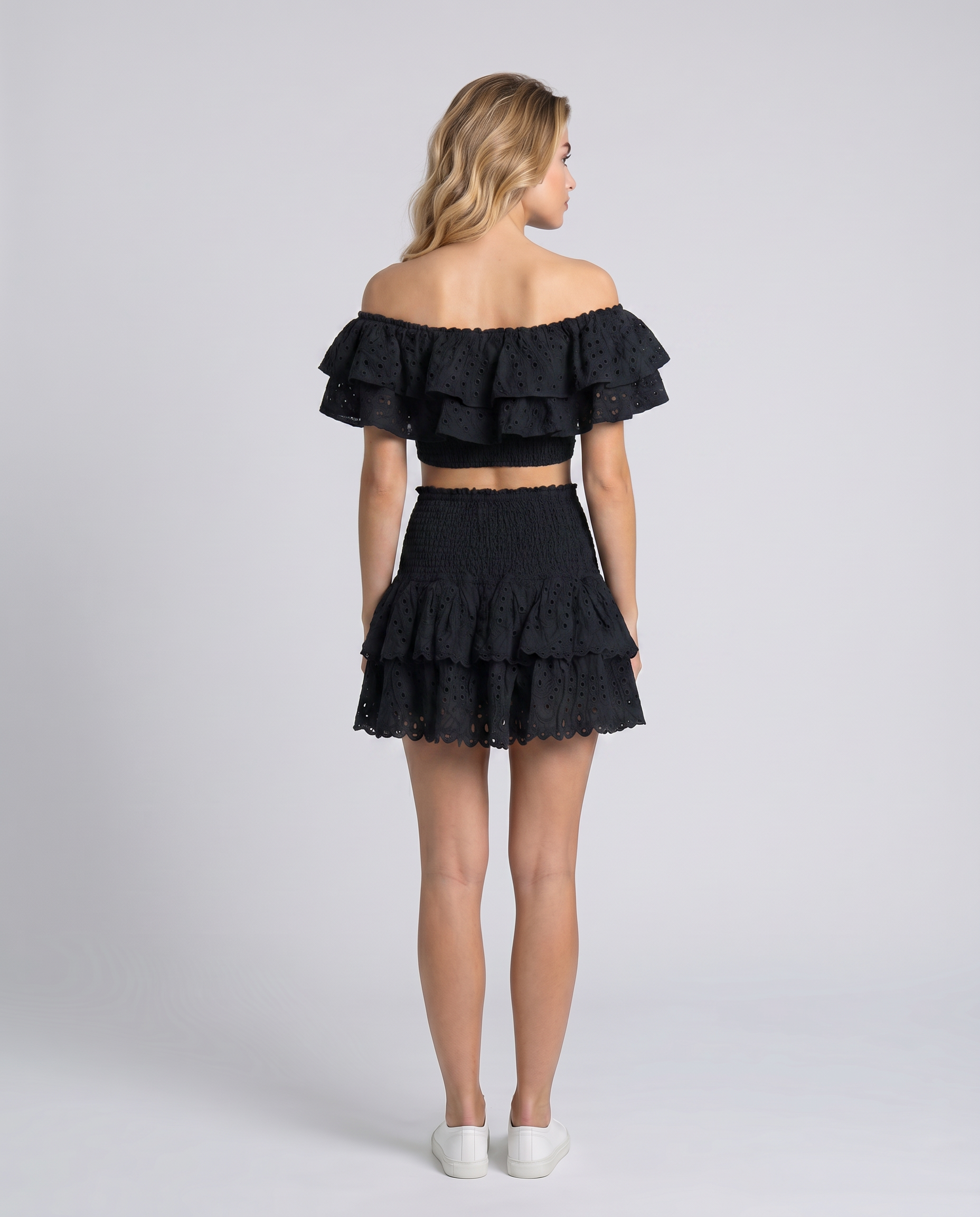 Annie twee-delige ruffle set met mini rok in Blau, perfect voor de zomer. 11