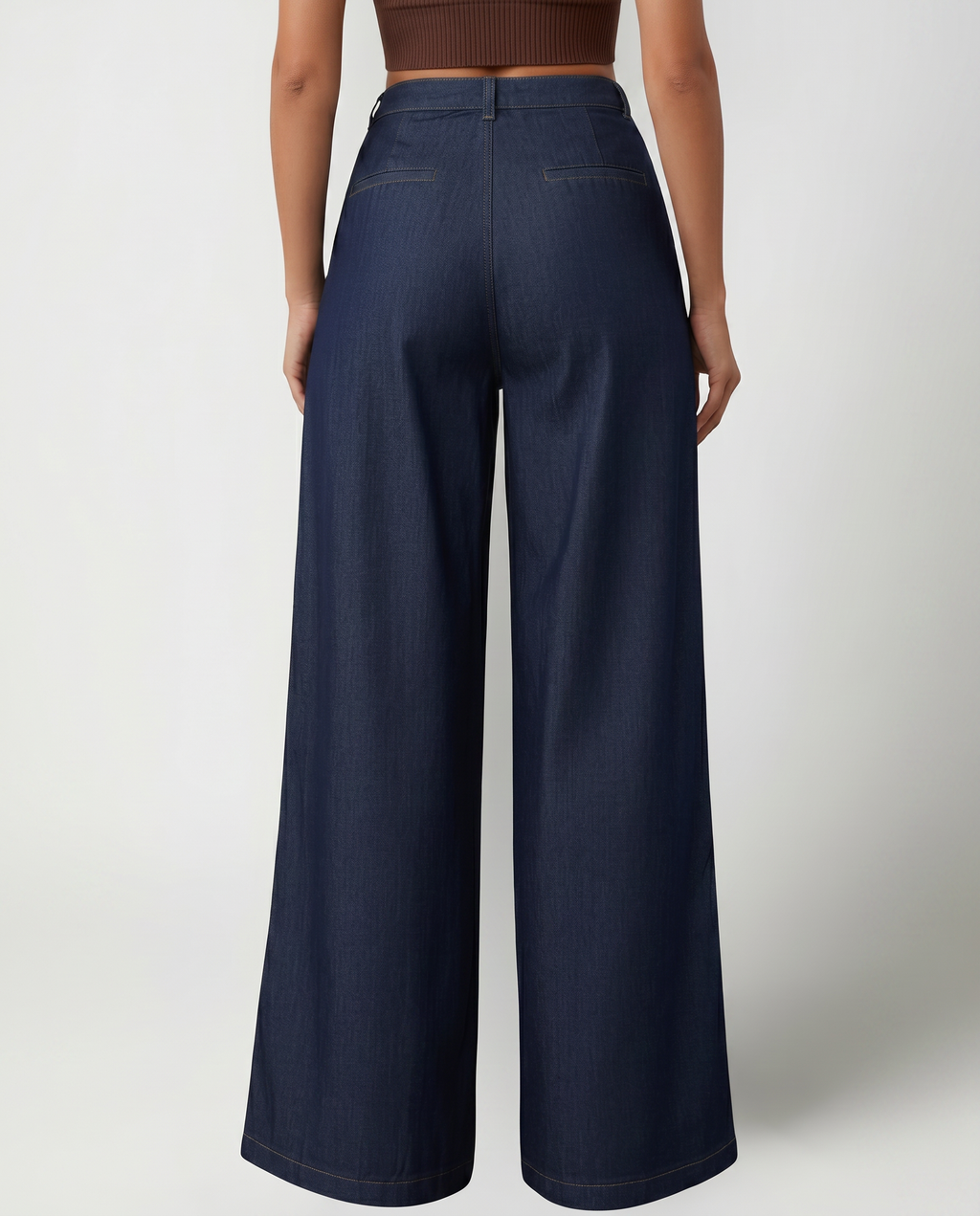 Stijlvolle Bessie wijde jeans met voorclosure in marineblauw. 2