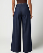 Stijlvolle Bessie wijde jeans met voorclosure in marineblauw. 2