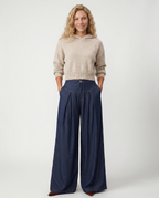 Stijlvolle Bessie wijde jeans met voorclosure in marineblauw. 4