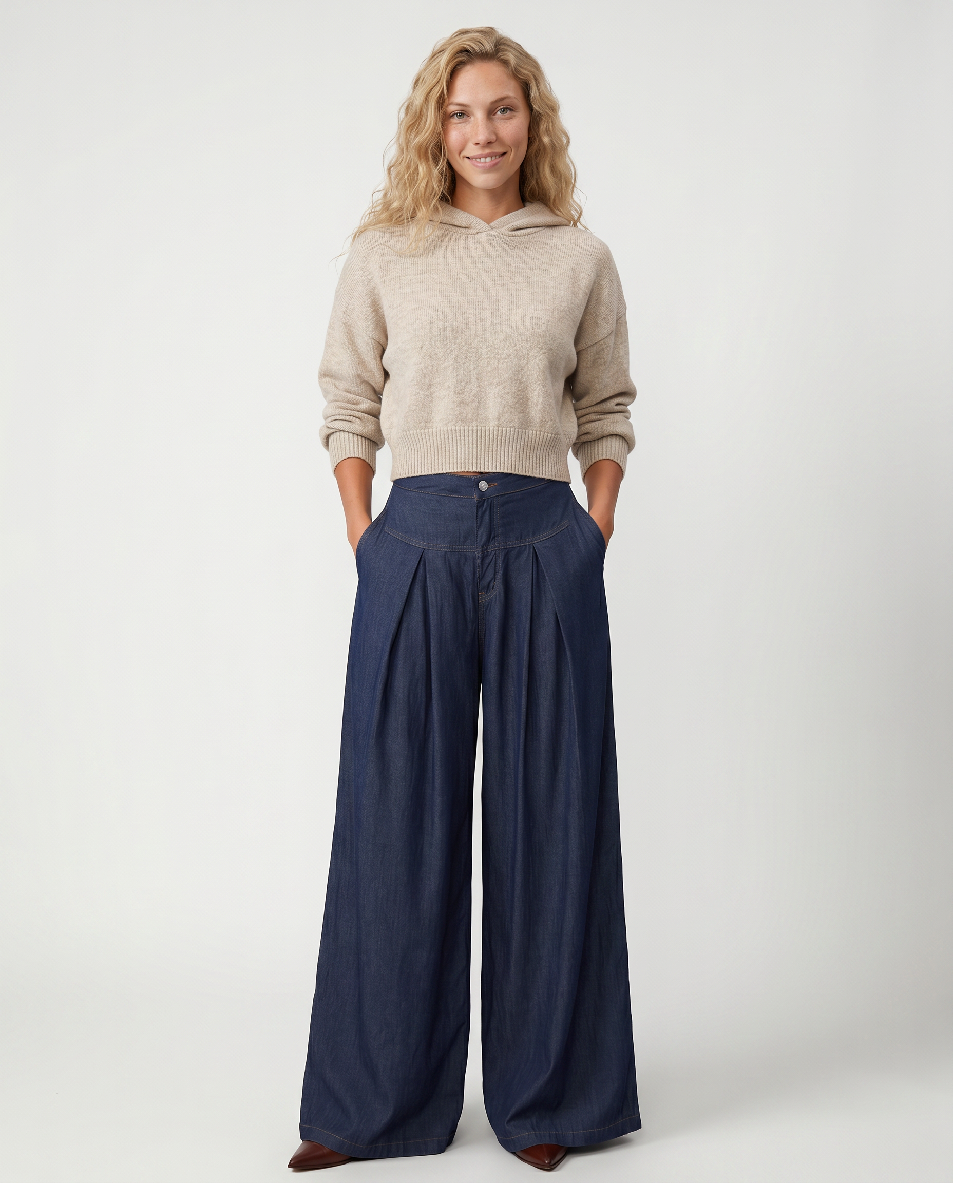 Stijlvolle Bessie wijde jeans met voorclosure in marineblauw. 4