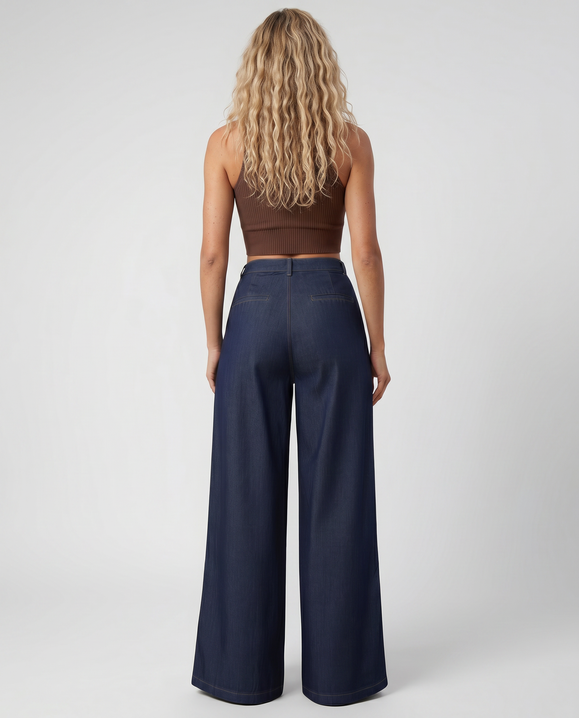 Stijlvolle Bessie wijde jeans met voorclosure in marineblauw. 5