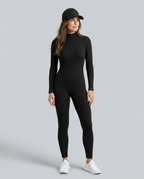 Elegante Betty jumpsuit met lange mouwen en hoge halslijn.