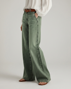 Comfortabele wijde jeans met hoge taille in groen denim. 3
