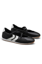 Comfortabele Mary Jane trainers in zwart met asymmetrische strap. 3