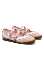 Comfortabele Mary Jane Eclipse Strap Trainers in roze met criss-cross banden. 3