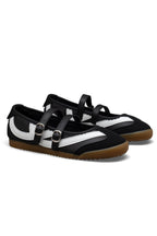 Comfortabele Mary Jane Eclipse Strap Trainers in zwart met opvallende details. 3