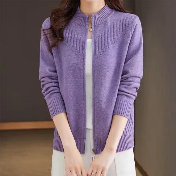 Dames cardigan met hoogstaande kraag en fijne strick in verschillende kleuren. 4