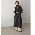 Dames oversized maxi-lengte trenchcoat met tailleband en epauletten in zwart grijs 2