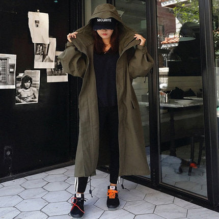Dames stijlvolle oversized parka met grote capuchon en trekkoord taille