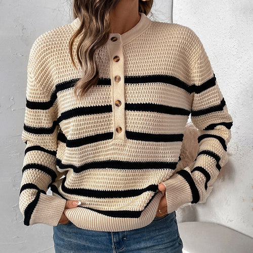 Comfortabele gestreepte damespullover met knoopsluiting in crème kleur. 2