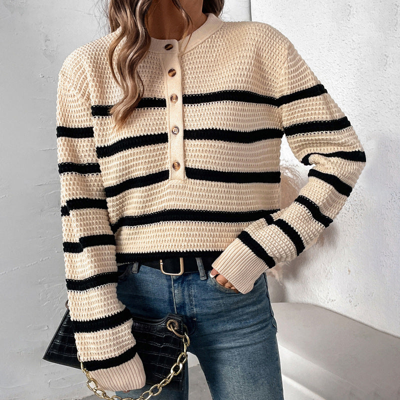 Comfortabele gestreepte damespullover met knoopsluiting in crème kleur. 3