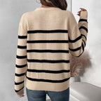 Comfortabele gestreepte damespullover met knoopsluiting in crème kleur. 4