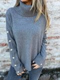 Elegante dames rollkragenpullover met knoopdetails, perfect voor elke gelegenheid.