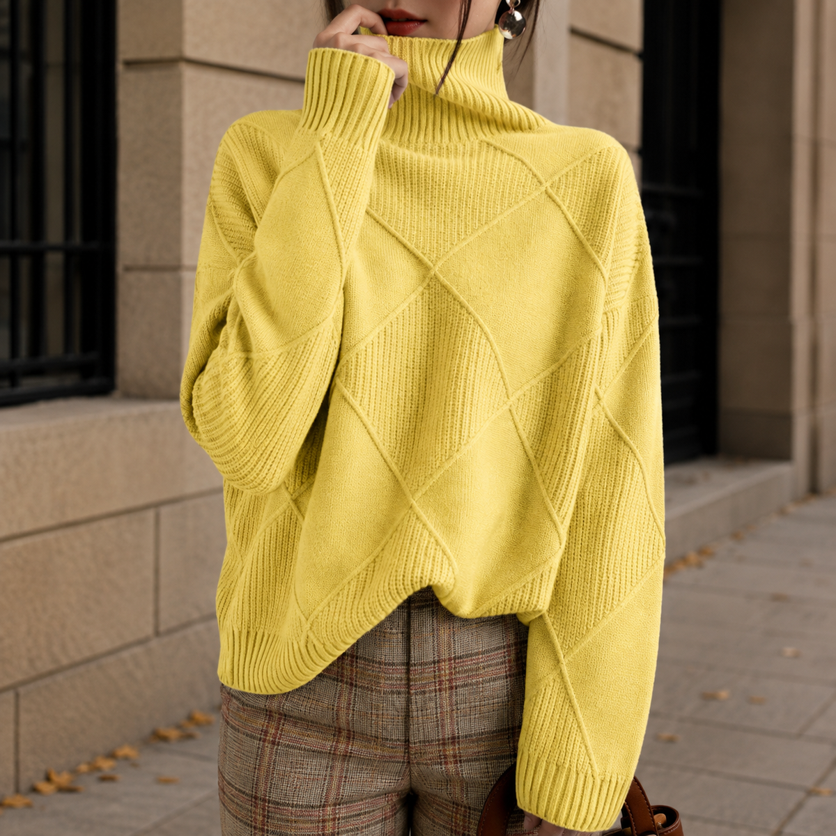 Dames rollkragenpullover uit zachte Siracusa-Diamantstrik, comfortabel en stijlvol. 6