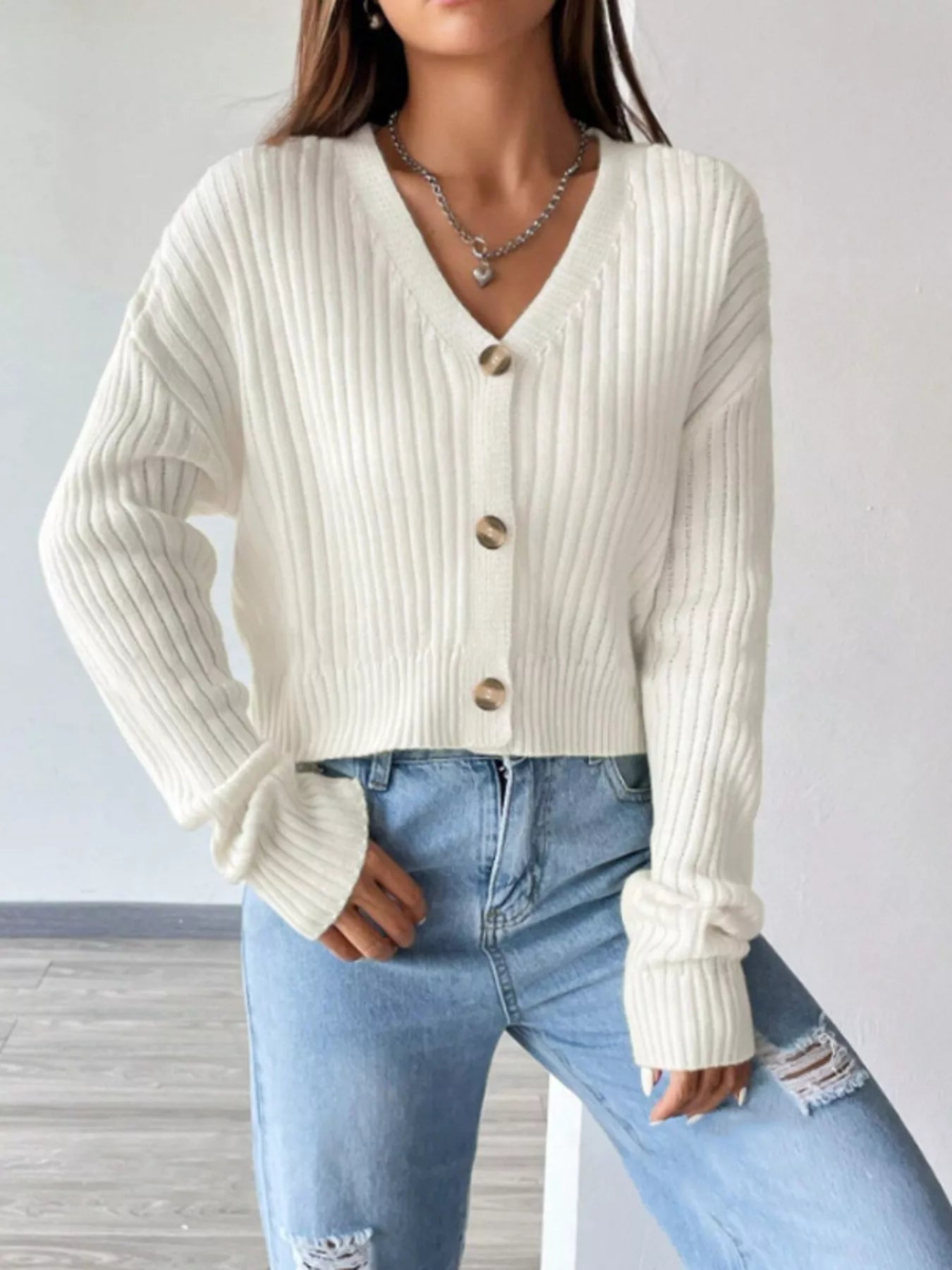 Dames strickjacke kort met V-ausschnitt in elegante stijl.