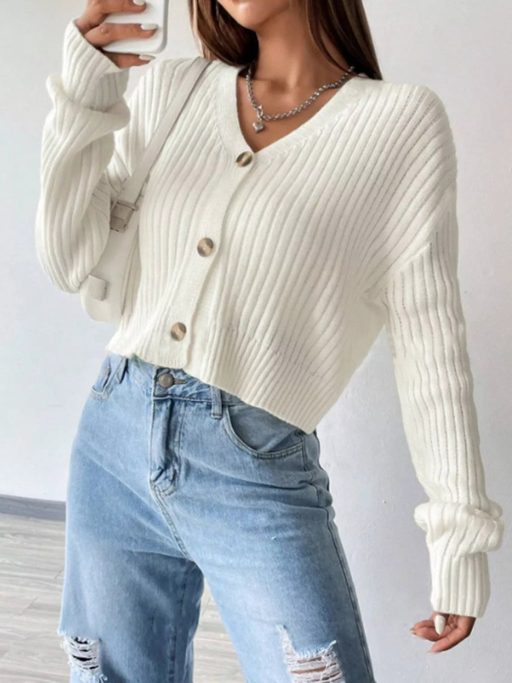 Dames strickjacke kort met V-ausschnitt in elegante stijl. 2