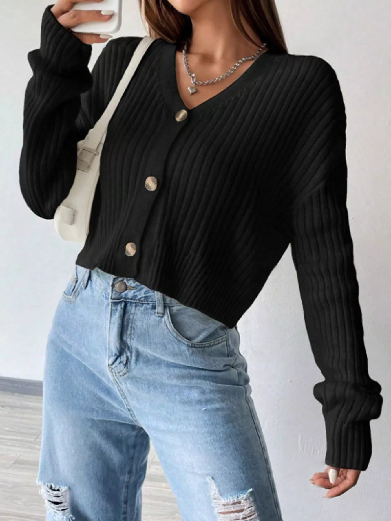 Dames strickjacke kort met V-ausschnitt in elegante stijl. 4