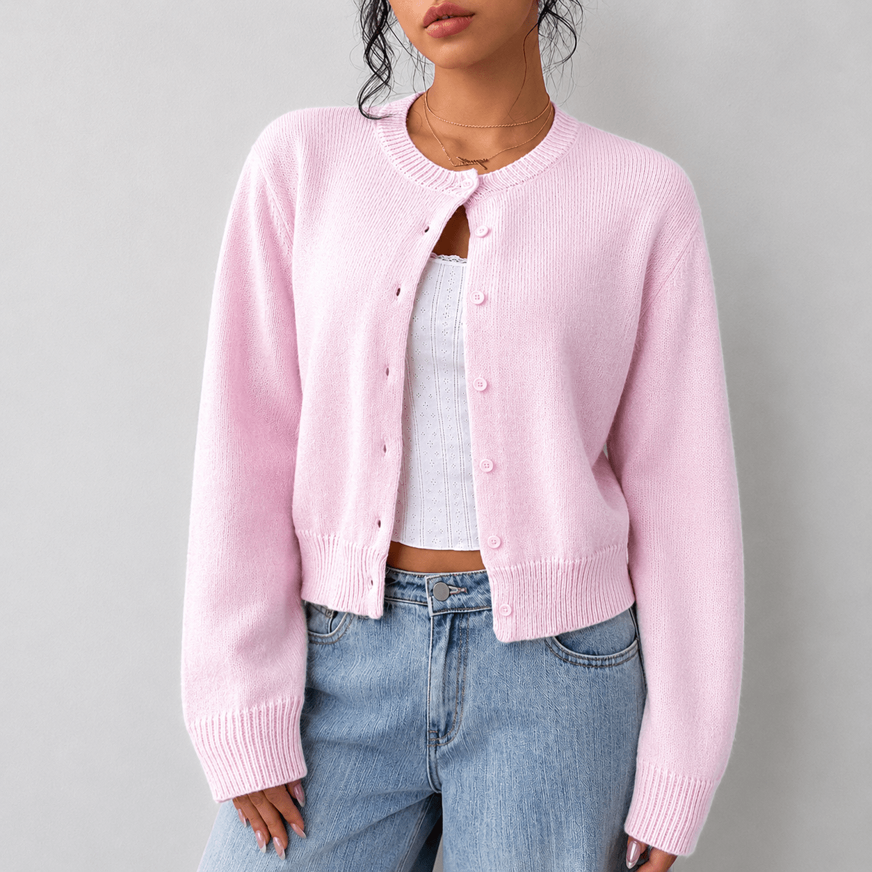 Comfortabele dames strickjacke met knopen in verschillende kleuren. 5