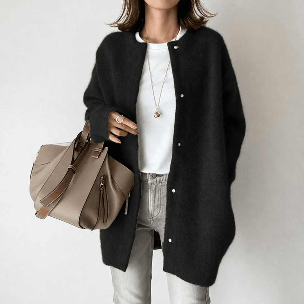 Dames strickjacke met knopen in klassiek ontwerp van zacht materiaal. 4