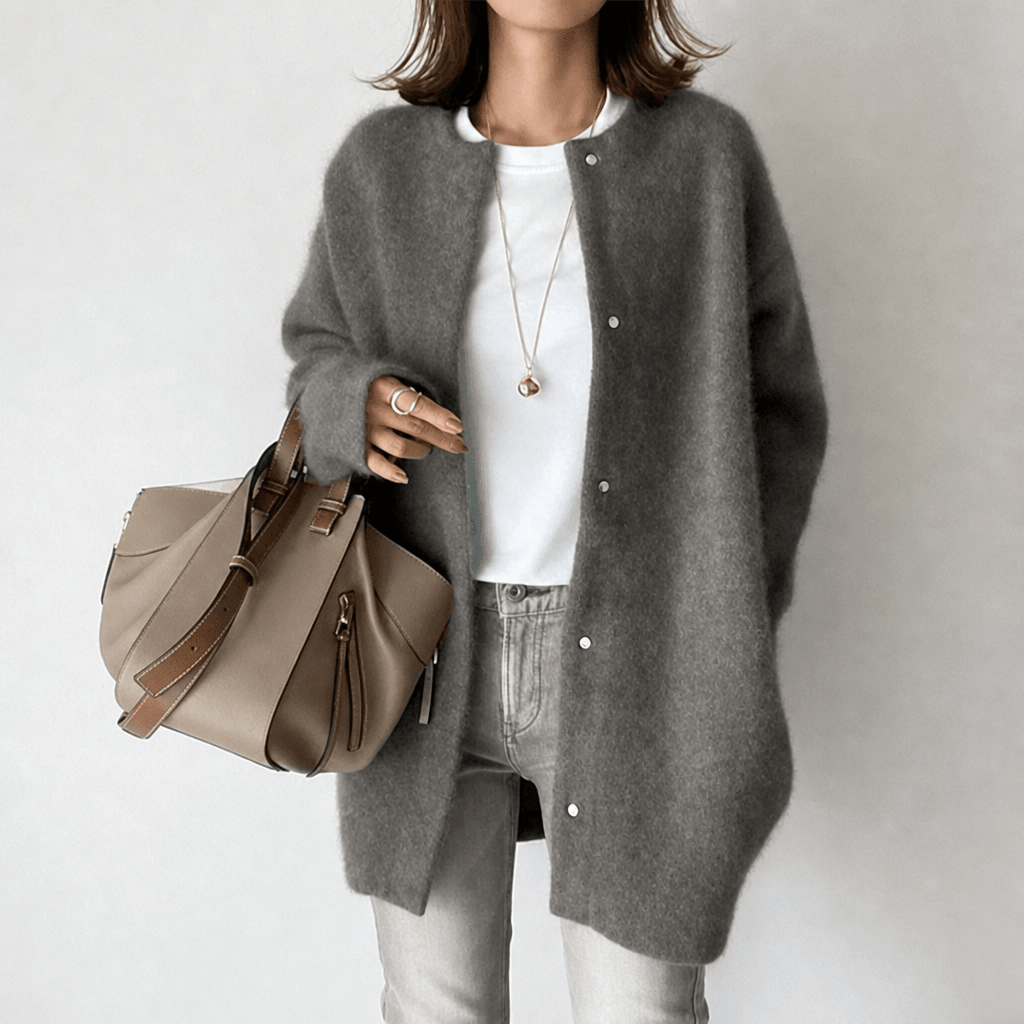 Dames strickjacke met knopen in klassiek ontwerp van zacht materiaal. 6