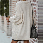 Ruime dames strickjacke met zopfstructuur in blauw. 4