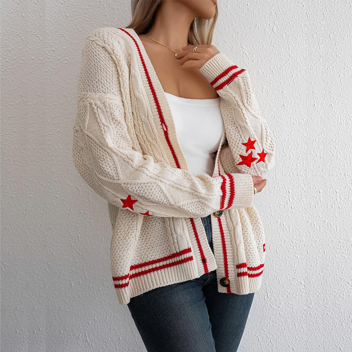 Dames strickjacke met zopfdesign en contraststrepen. 2