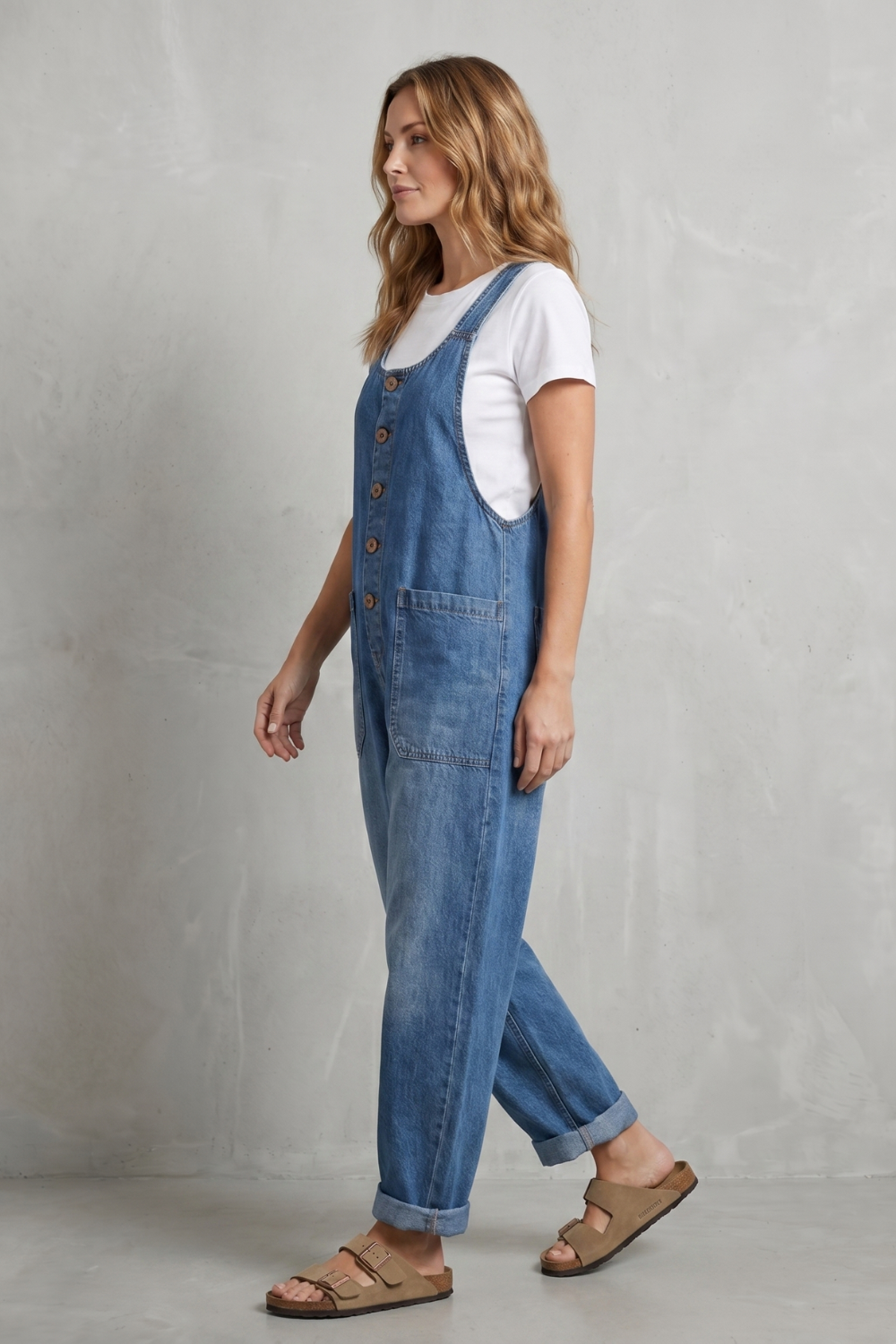 Denovia vintage-wash wijde-pijp denim overalls voor dames. 3