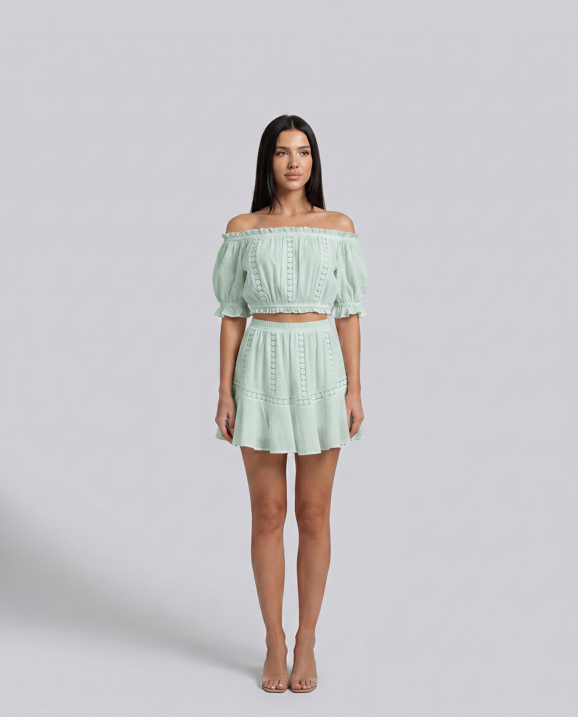 Elegante twee-delige mini jurk set met off-shoulder top en gelaagde rok. 6