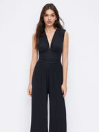Eleanor jumpsuit met V-hals en wijde pijpen in verschillende kleuren. 3