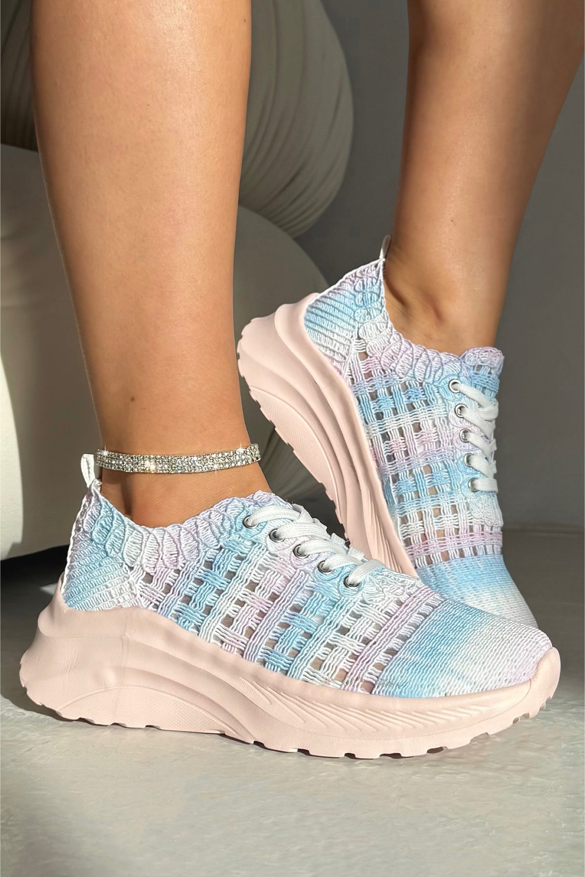Comfortabele Flex Cloud Knit trainers met ademende mesh bovenkant.