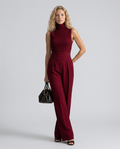 Mouwloze wijde-pijpen jumpsuit in bordeaux kleur voor vrouwen. 2