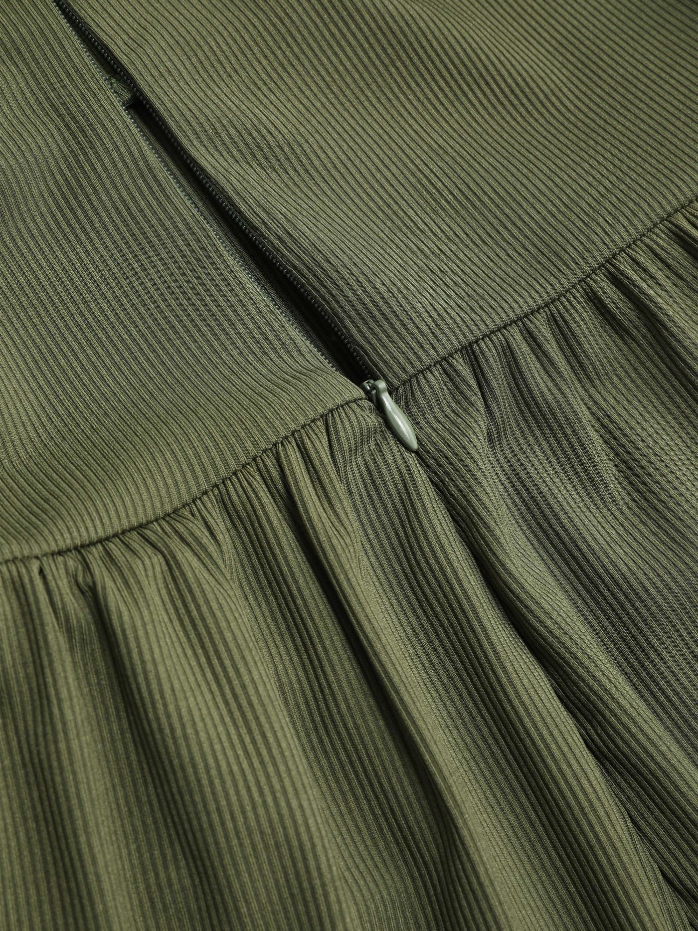 Jasmine V-hals Cami Wijde Pijpen Jumpsuit in olijfgroen, zwart en khaki. 7