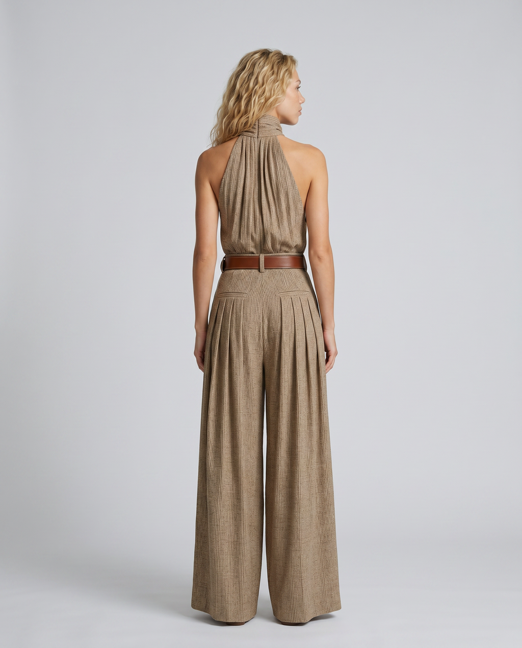 Kelsey halter jumpsuit met wijde pijpen in bruin 2