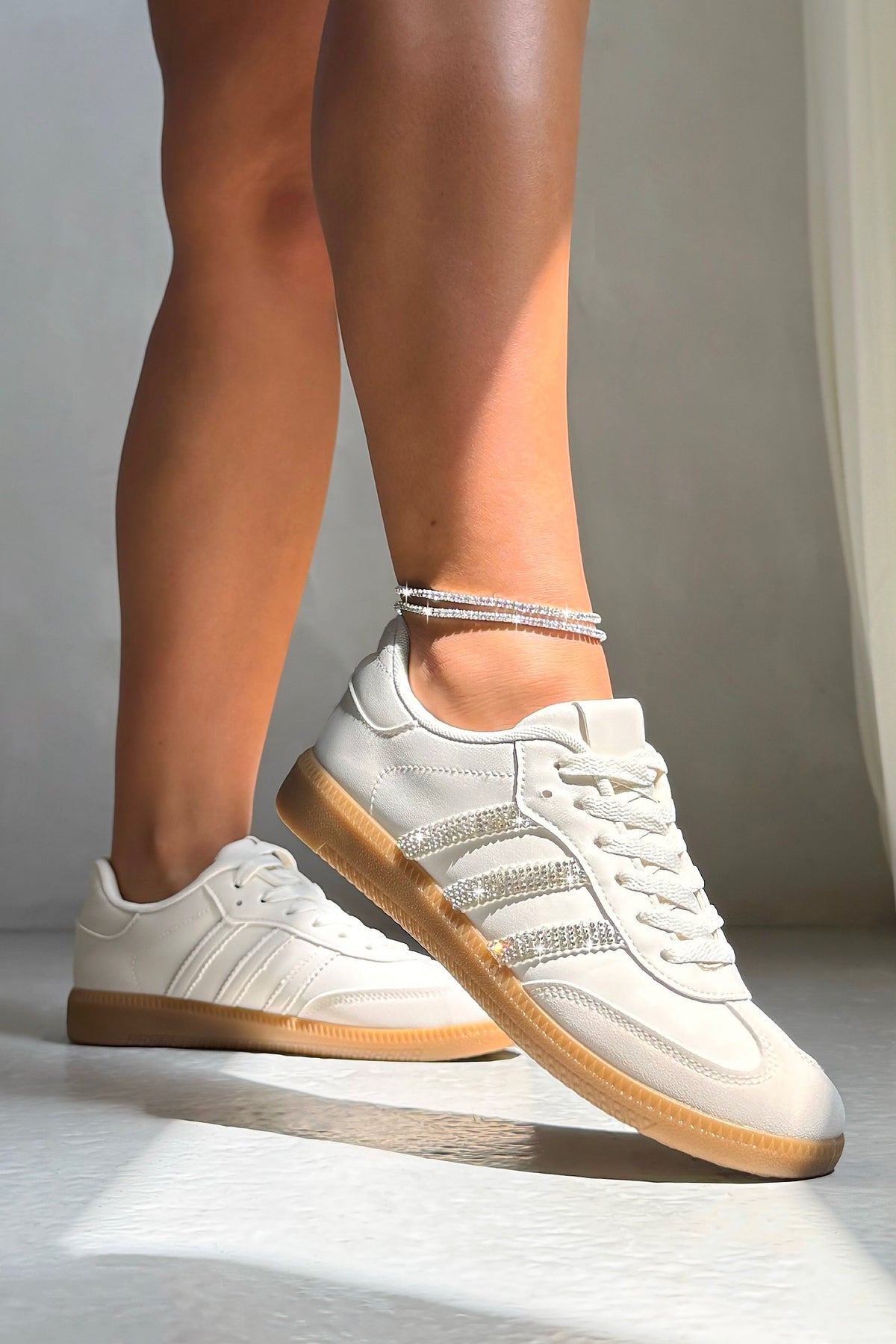 Kristal Stripe Simba Trainers Luxe Editie in Crème Wit met sprankeling.
