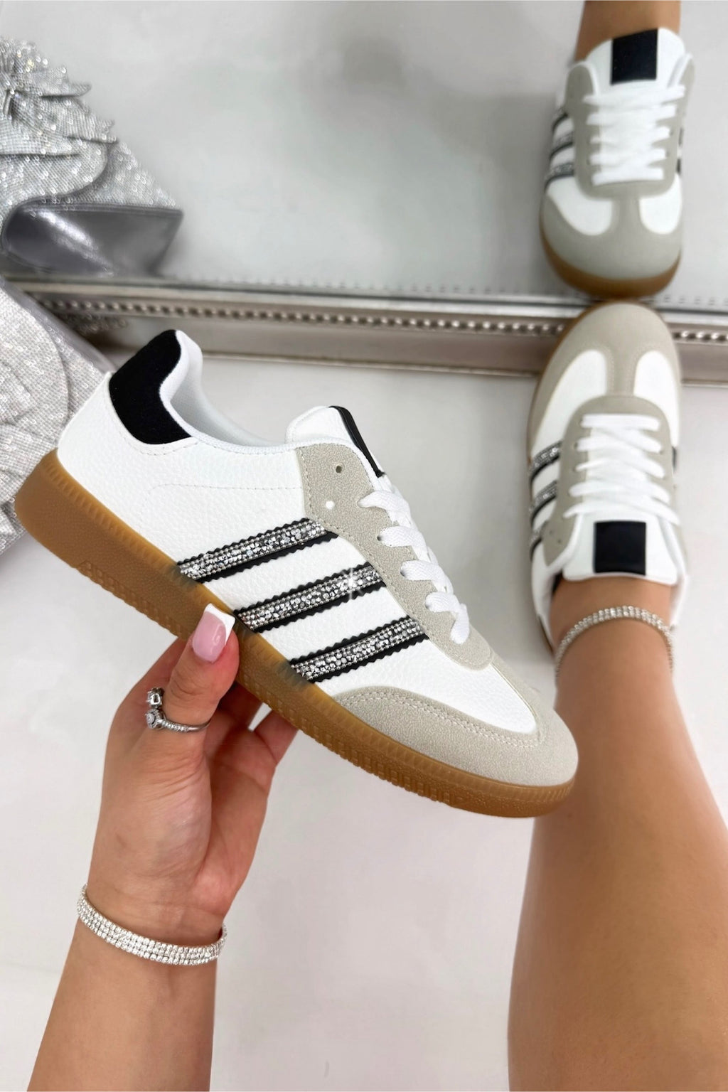 Kristallen Stripe Simba Sneakers in wit, perfect voor elke gelegenheid. 3