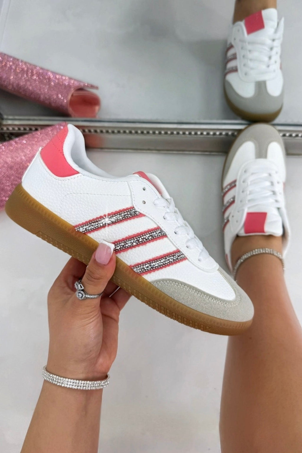 Kristallen Stripe Simba Sneakers in Wit en Roze, Beperkte Editie 2