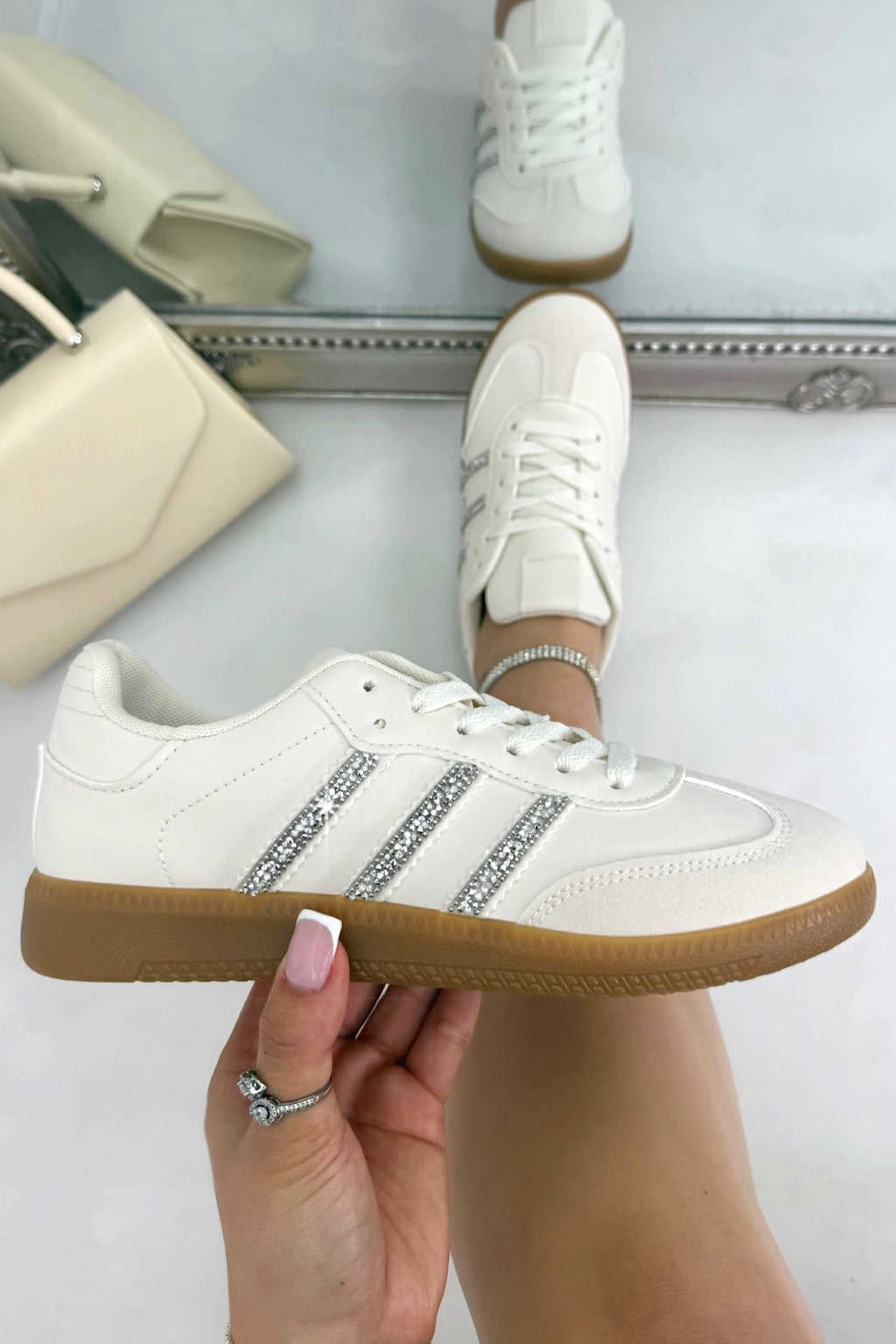 Kristallen Stripe Simba Trainers in Nude kleur, Beperkte Editie