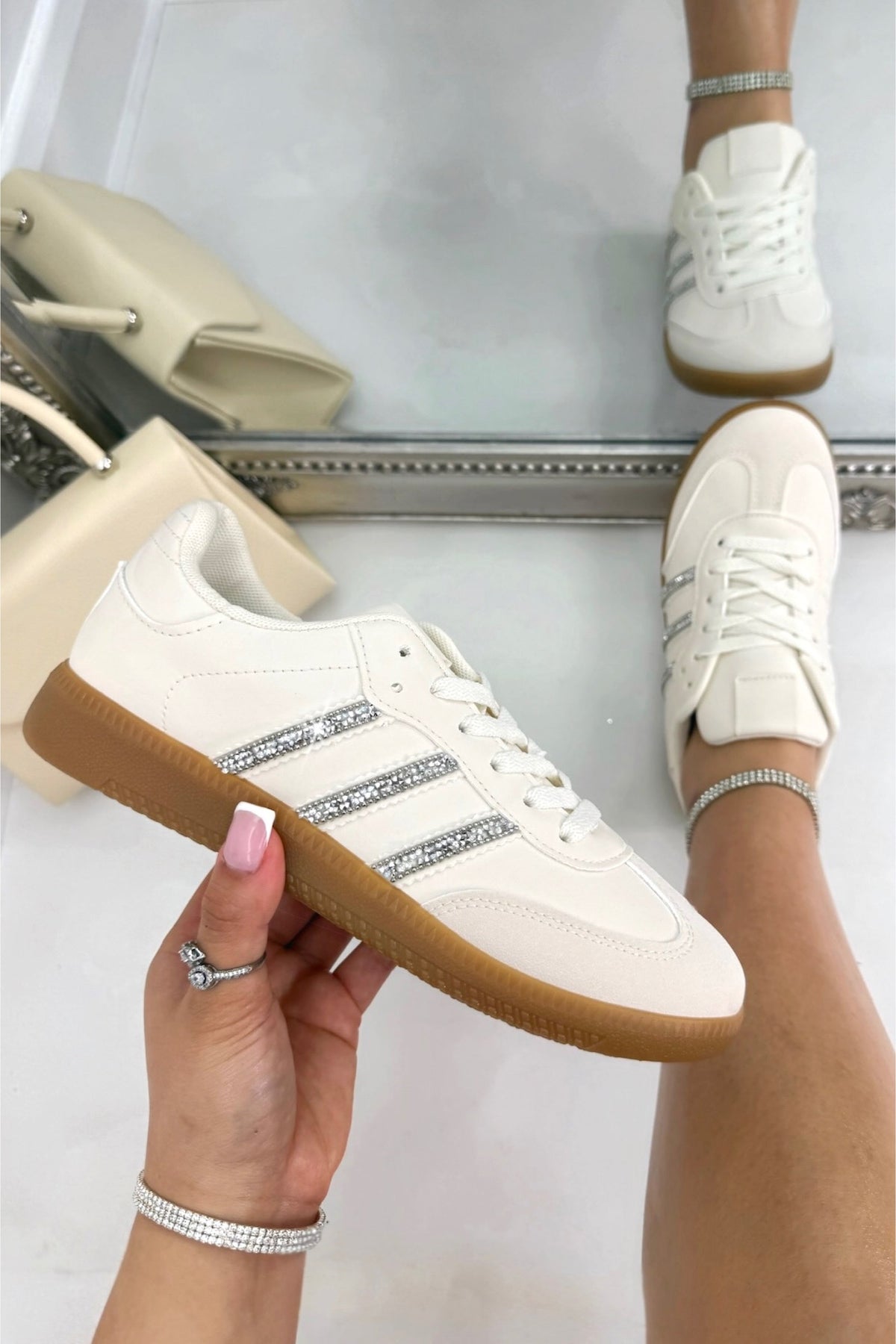 Kristallen Stripe Simba Trainers in Nude kleur, Beperkte Editie 2