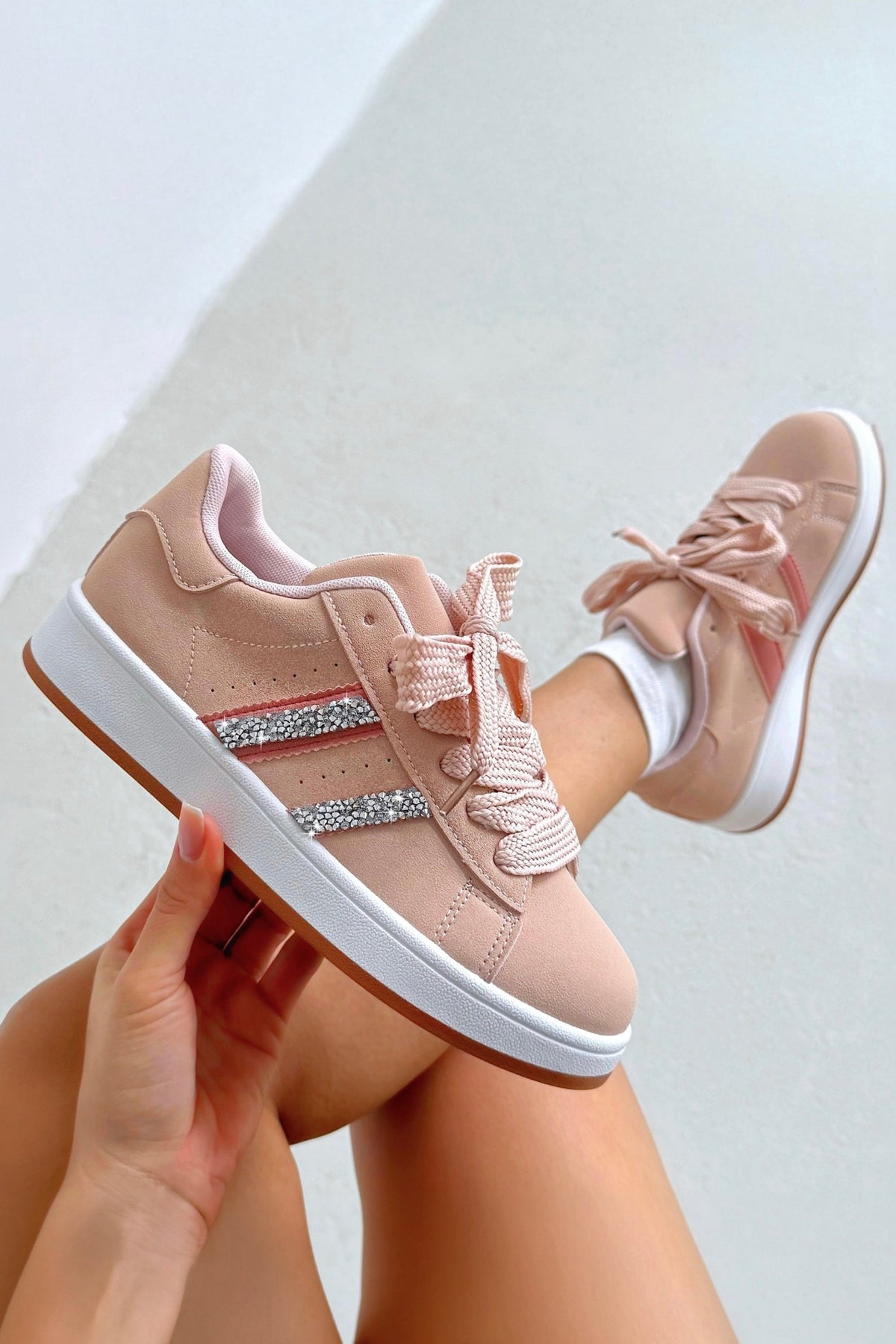 Kristallen Stripe Sneakers in Roze, Beperkte Editie