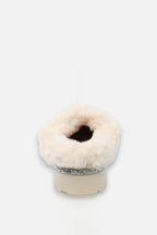 Elegante kristallen trim slippers in nude kleur. 9