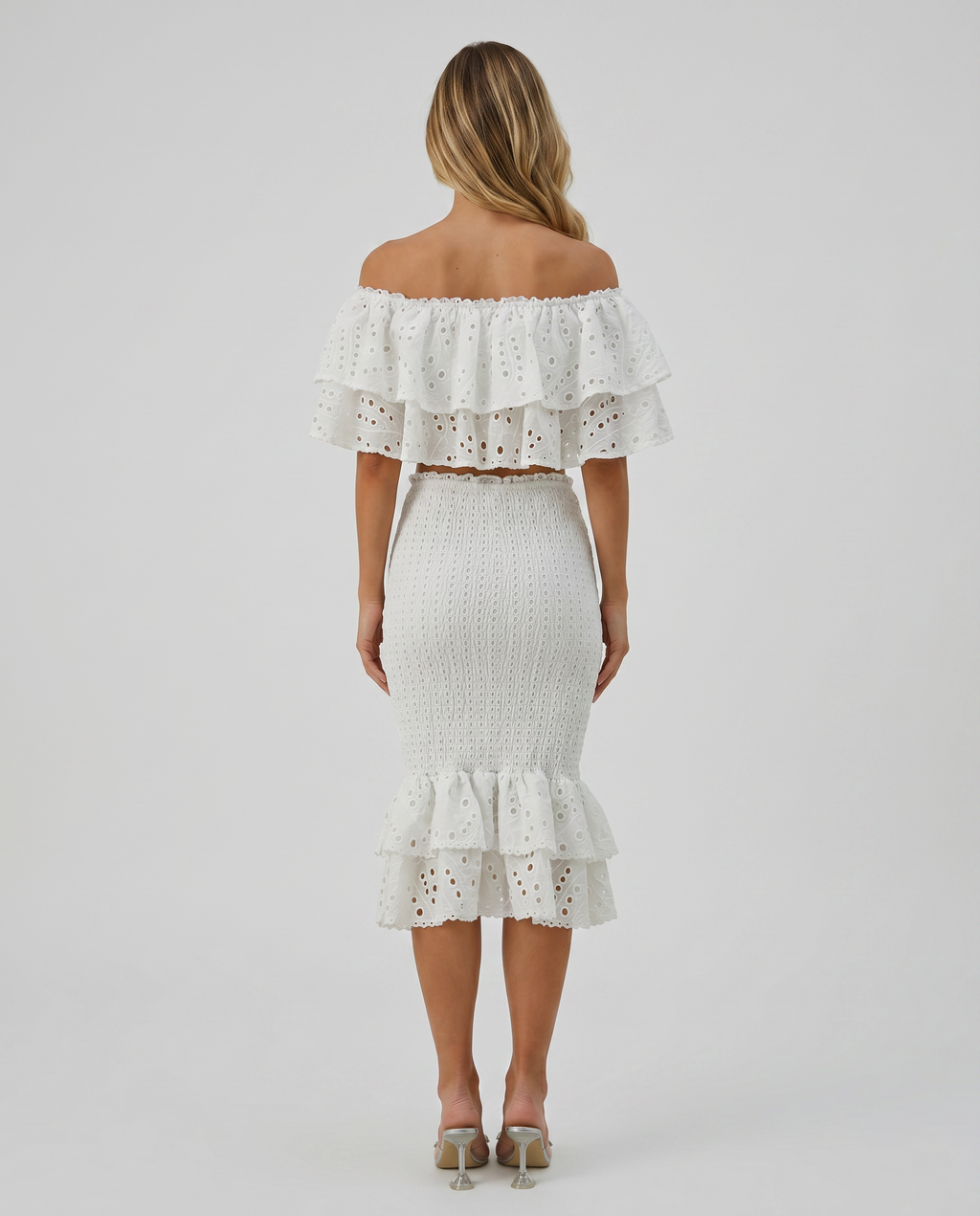 Liorah geborduurde ruffle top en midi rok set in zwart en wit. 5