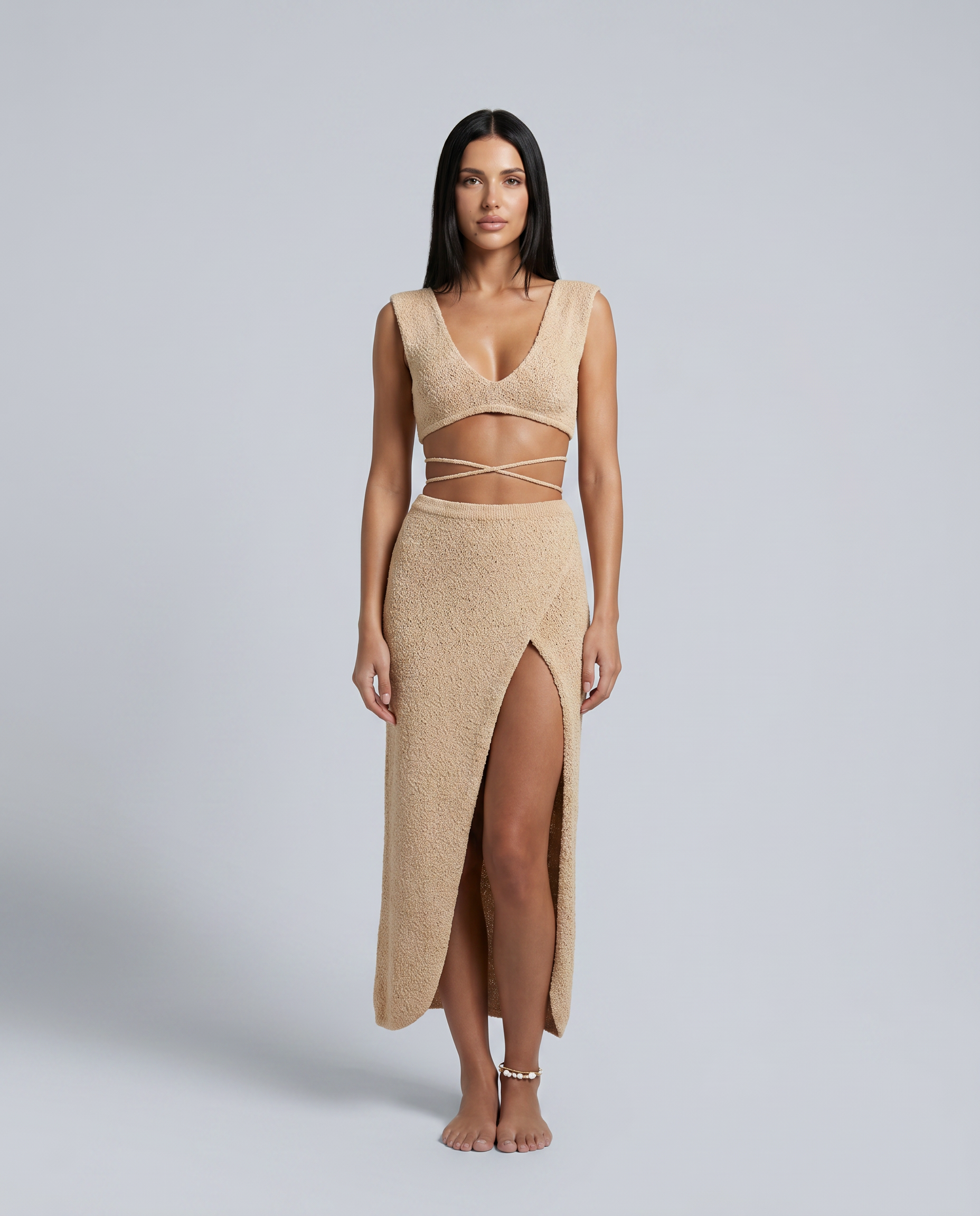 Elegante twee-delige maxi cover-up set met wrap rok in beige. 4