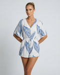 Merle romper met V-hals en abstracte print voor dames.